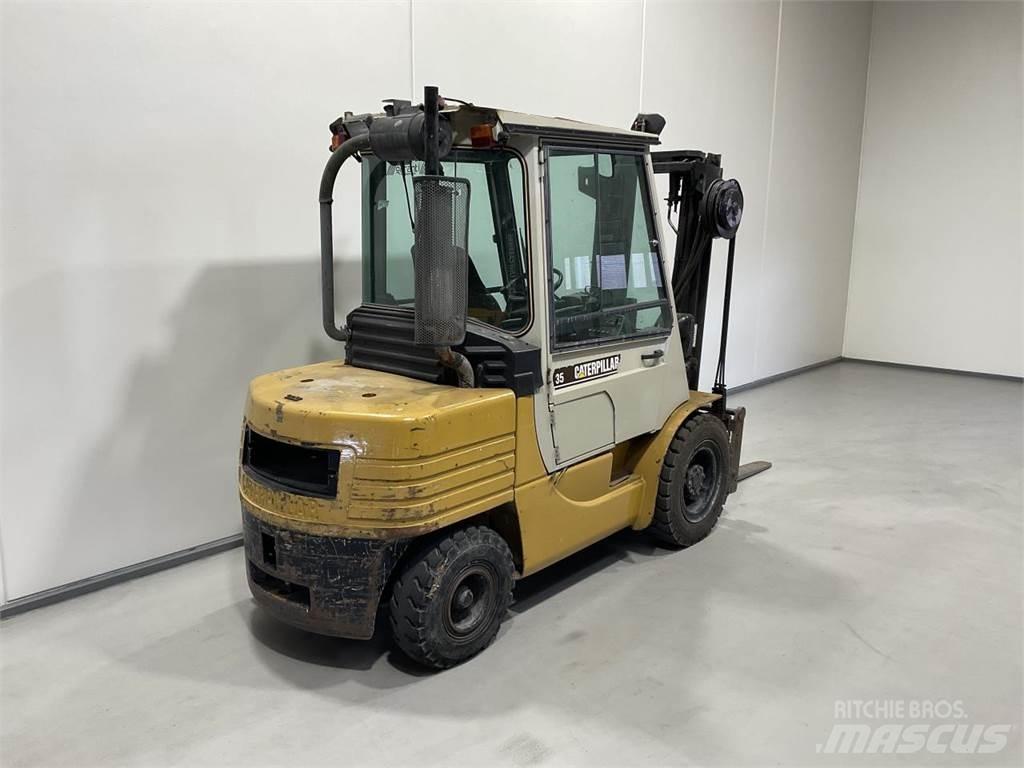CAT DP35A Дизелови камиони