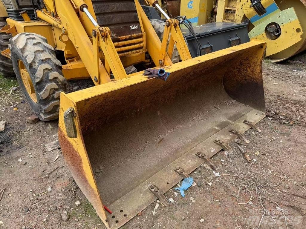 JCB 3 CX Товарач със заден ексватор