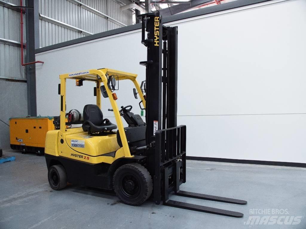 Hyster H2.5XT Камиони с АГУ