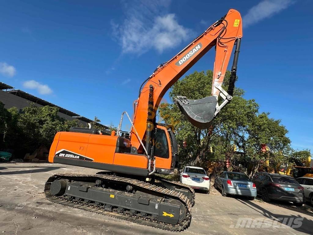Doosan DX 225 LCA Верижен екскаватор