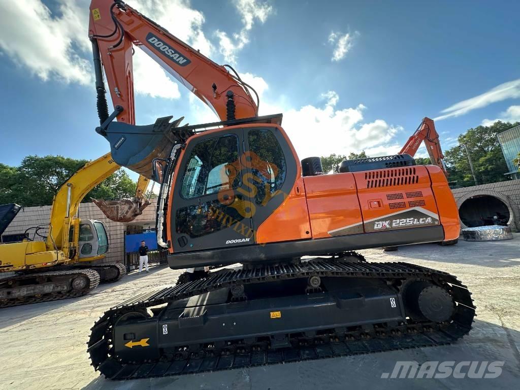 Doosan DX 225 LCA Верижен екскаватор
