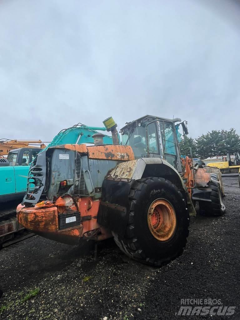 Hitachi ZW 310 Колесни товарачи