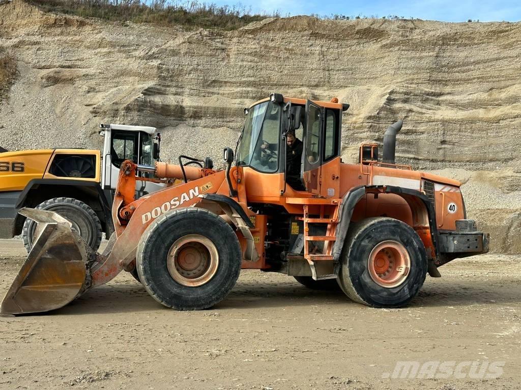 Doosan DL 300 Колесни товарачи