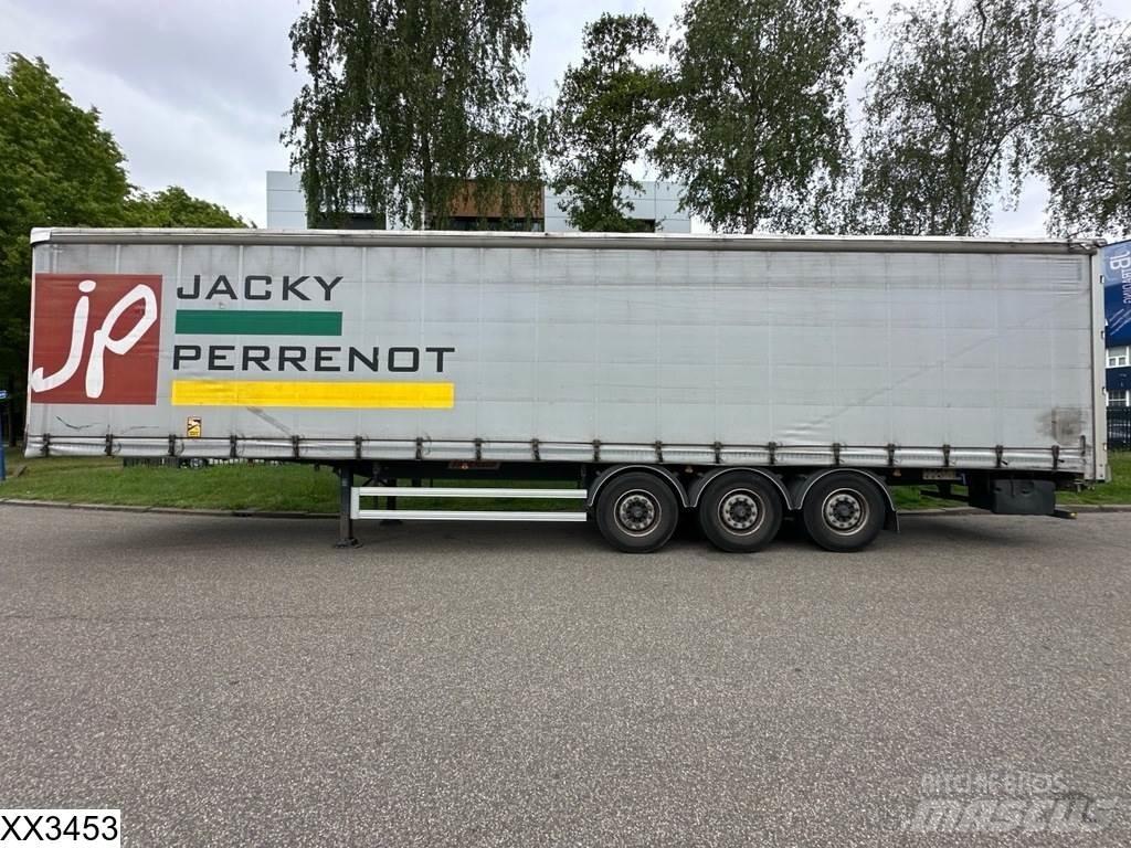 Fruehauf Tautliner Брезентови полуремаркета
