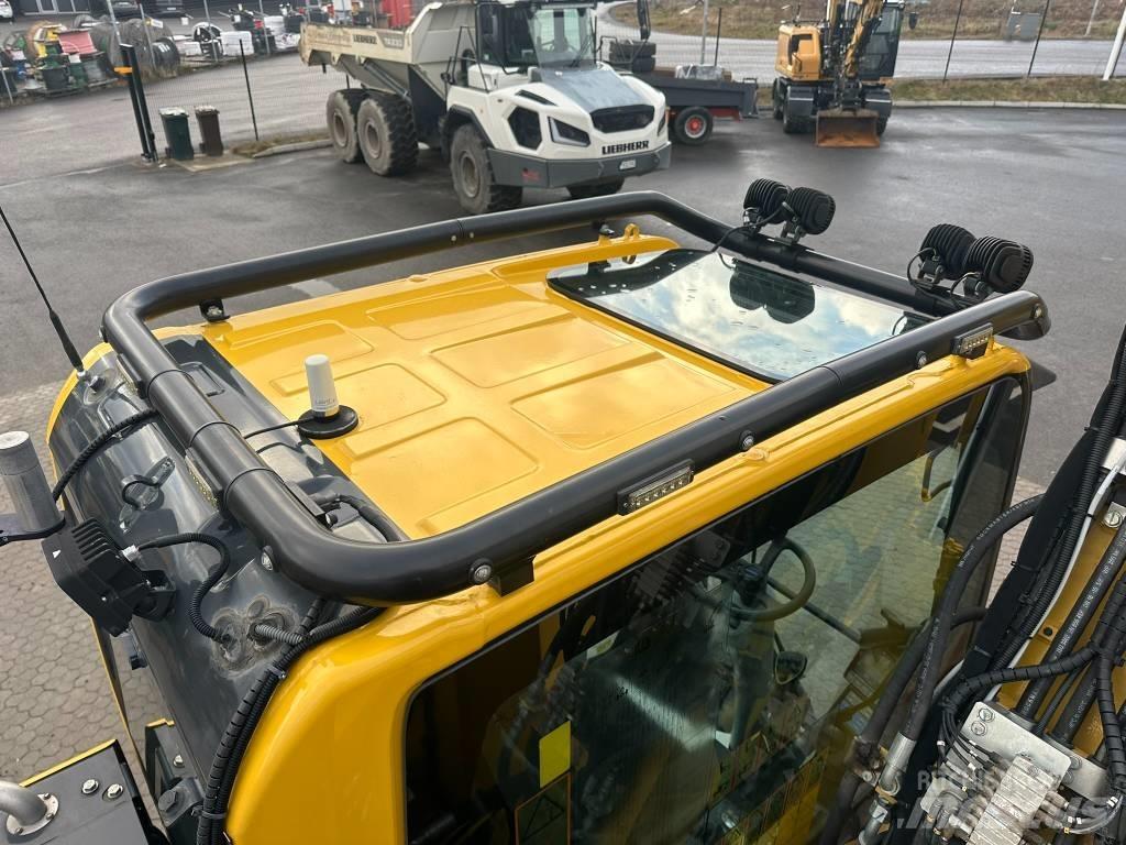 Komatsu PW 148-11 Колесни екскаватори