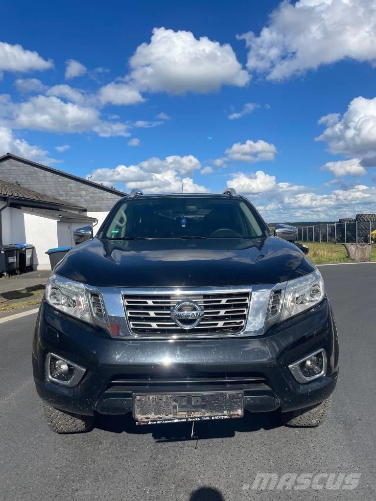 Nissan Navara Пикапи