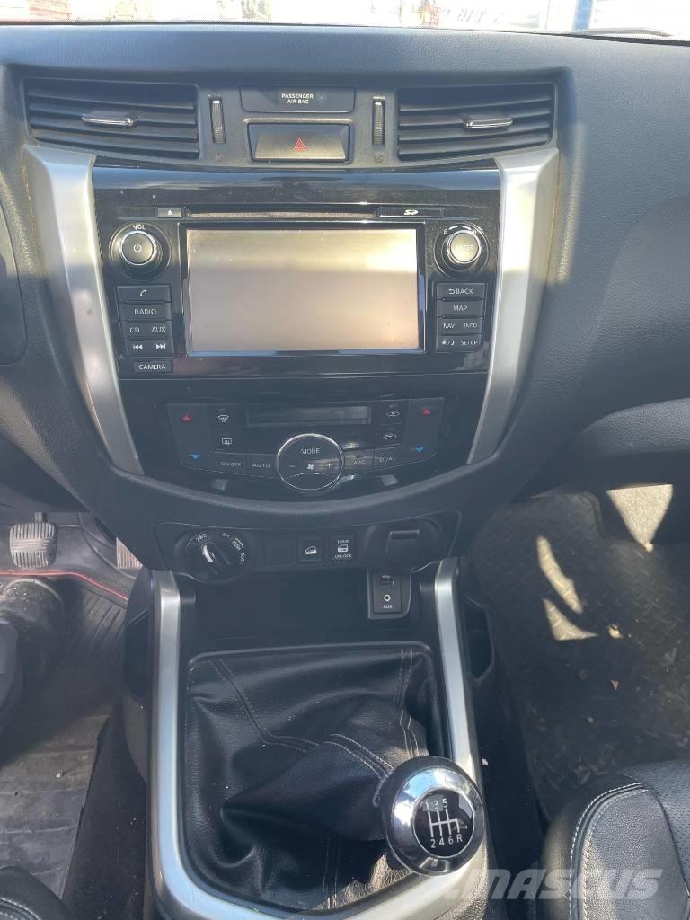 Nissan Navara Пикапи