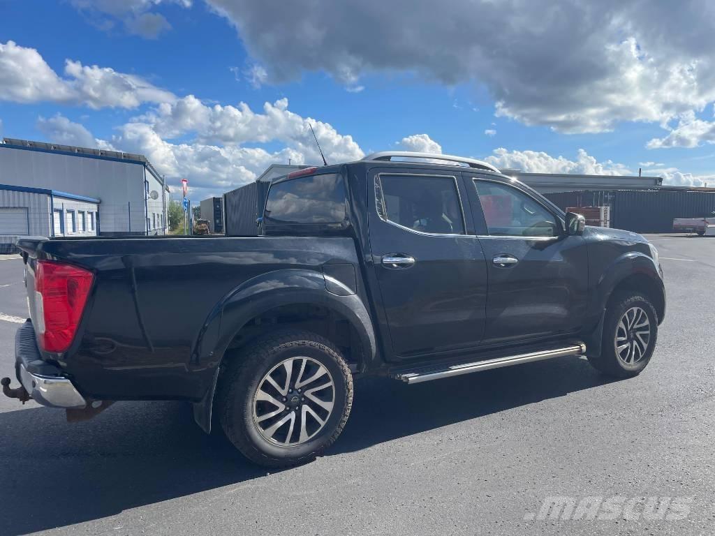 Nissan Navara Пикапи