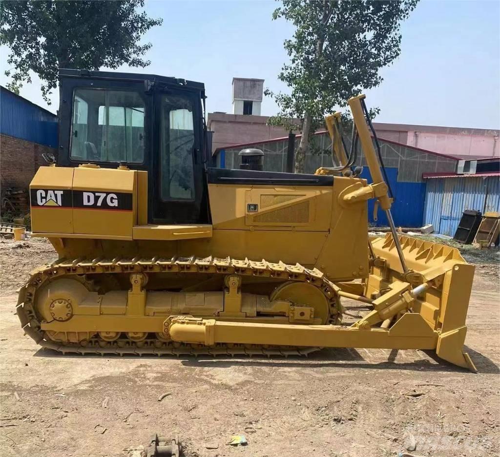 CAT D 7 G Верижни булдозери
