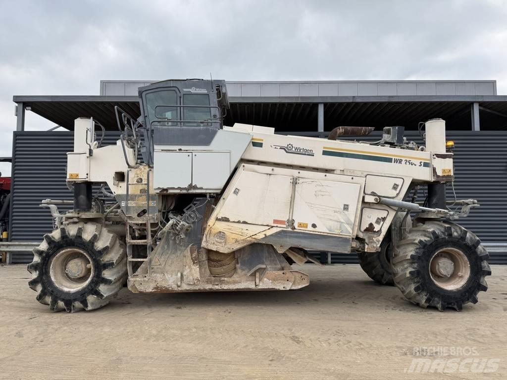 Wirtgen WR 2500S Рециклатори на асфалт