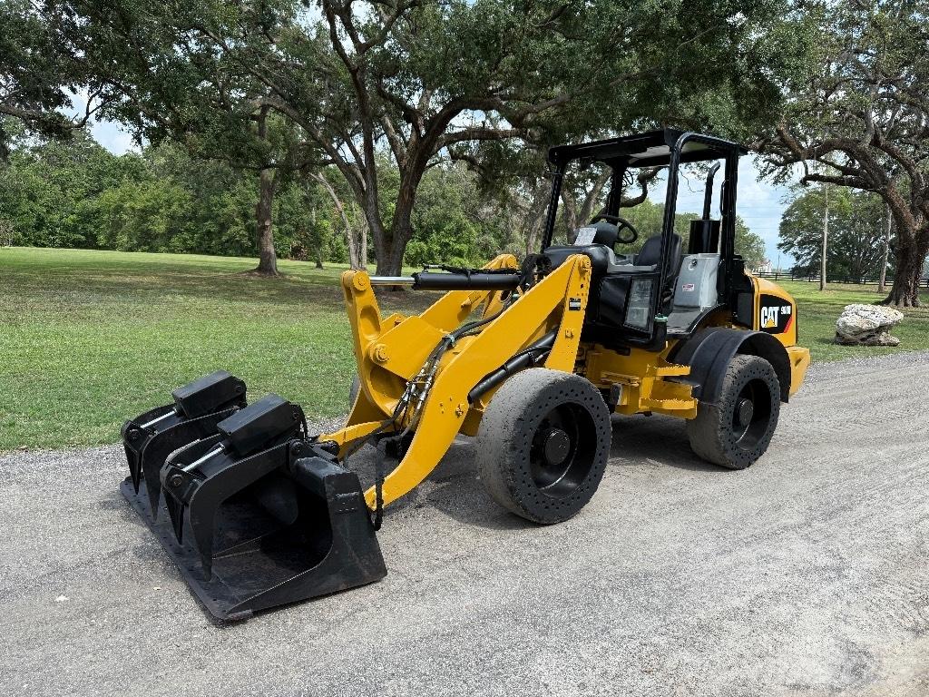 CAT 908 H Колесни товарачи