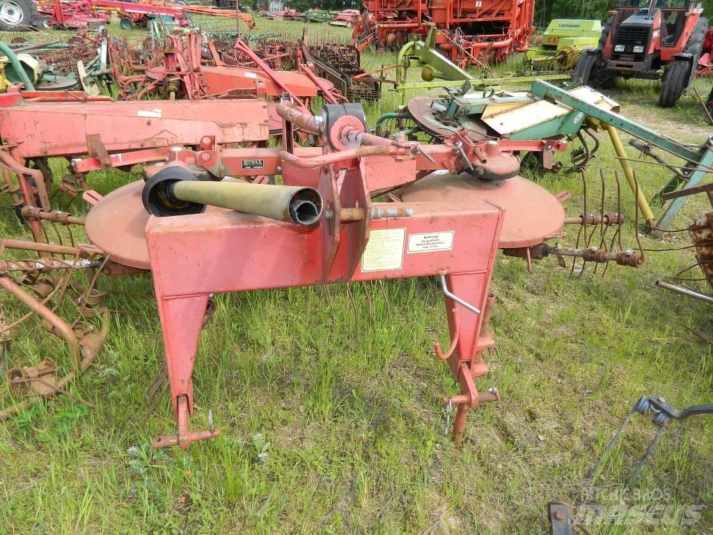 Stoll UM 400 Гребла и сенообръщачки