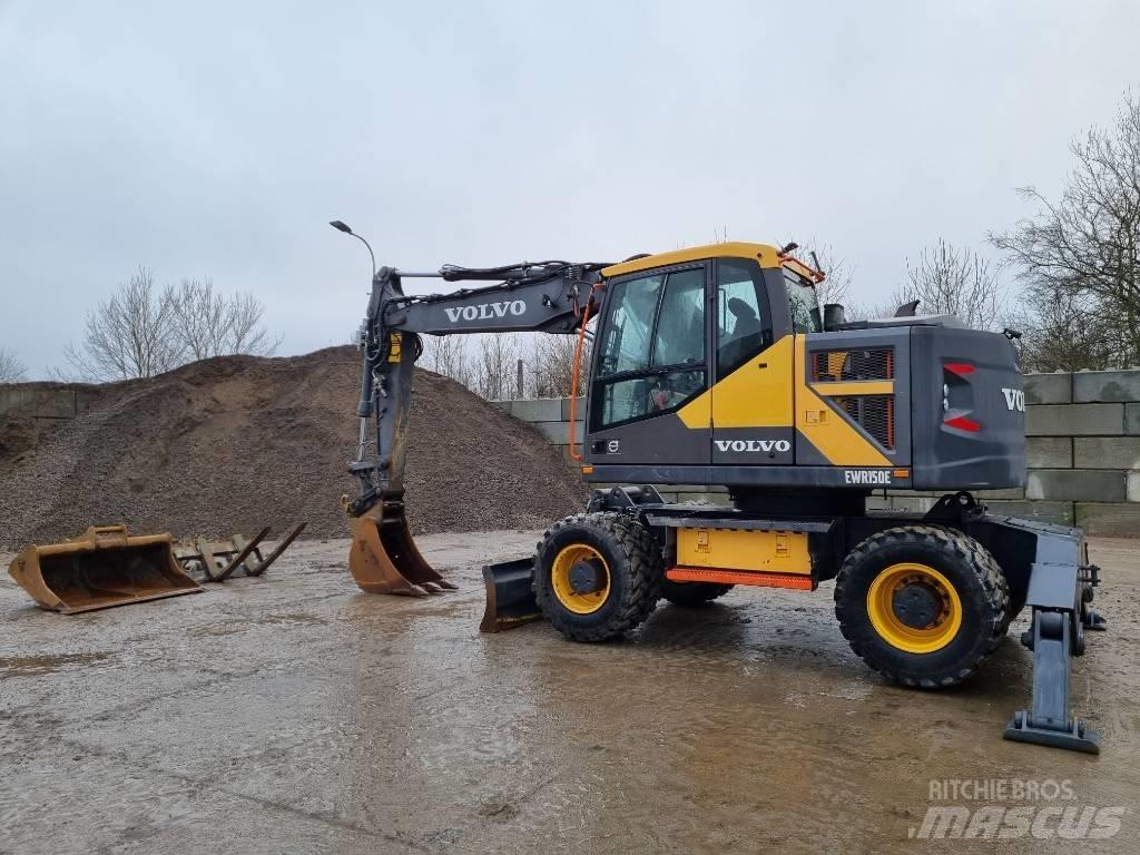 Volvo EWR 150 E Колесни екскаватори