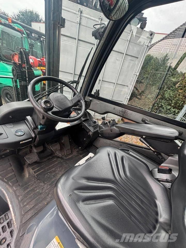 Toyota 8 FGKF 20 Камиони с АГУ