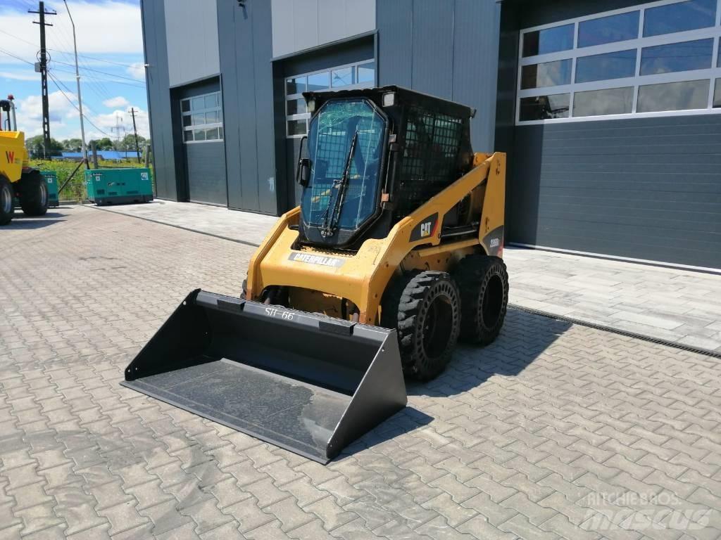 CAT 226 B 3 Мини товарачи
