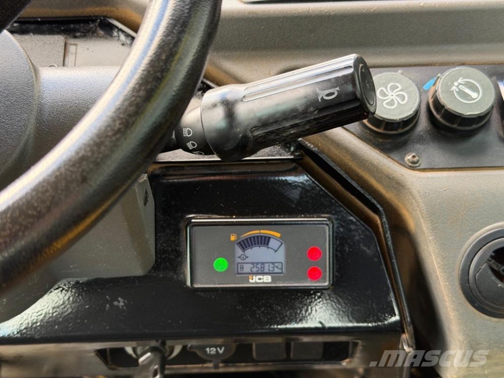 JCB 6 ST Странични самосвали