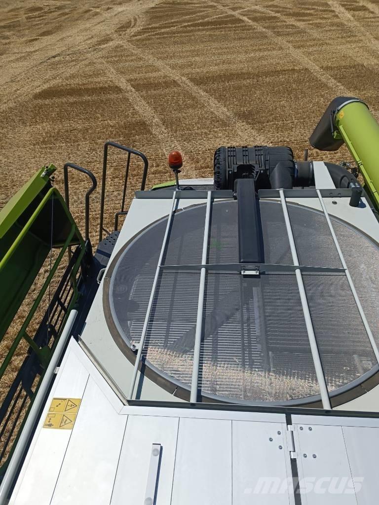 CLAAS Lexion 8700 Комбайни
