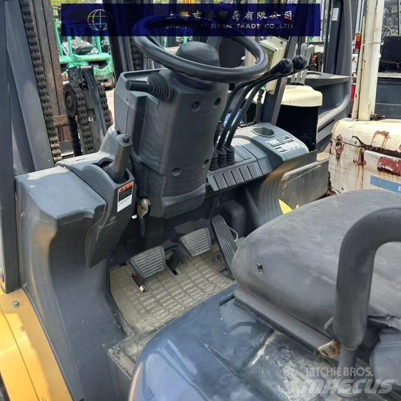 CAT 35 Дизелови камиони