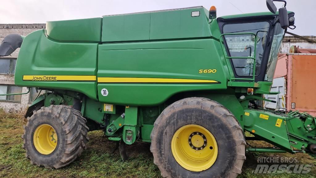 John Deere S 690 Комбайни