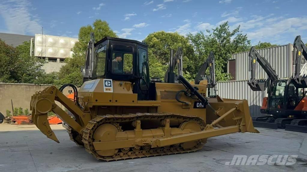 CAT D7G Верижни булдозери
