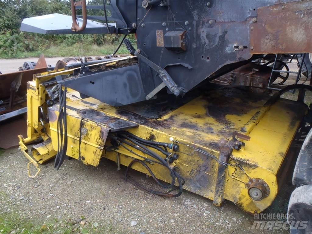 New Holland CX8090 Трактори