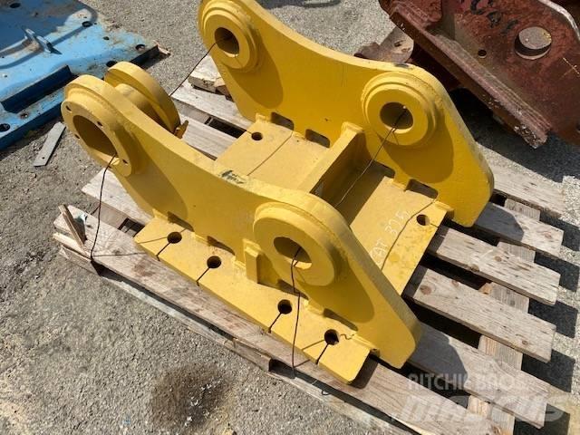 CAT 325 Стрели и рамена
