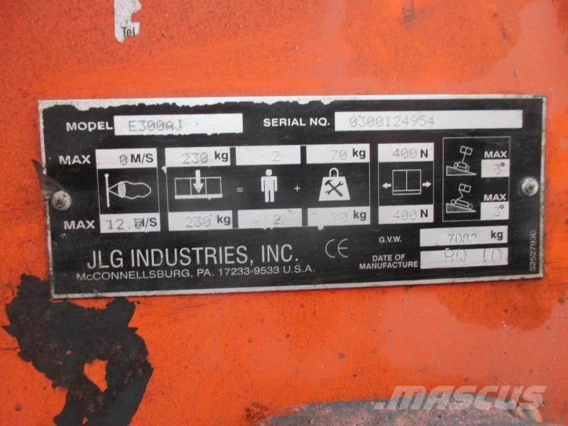 JLG E 300 AJ Съчленени стрелови подемници