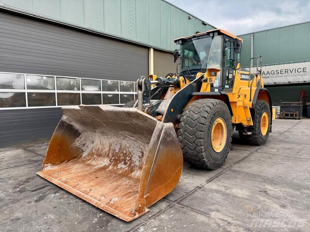 Hyundai HL960A Колесни товарачи