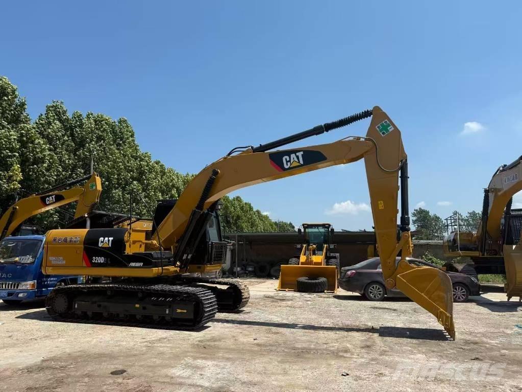 CAT 320 D Верижен екскаватор