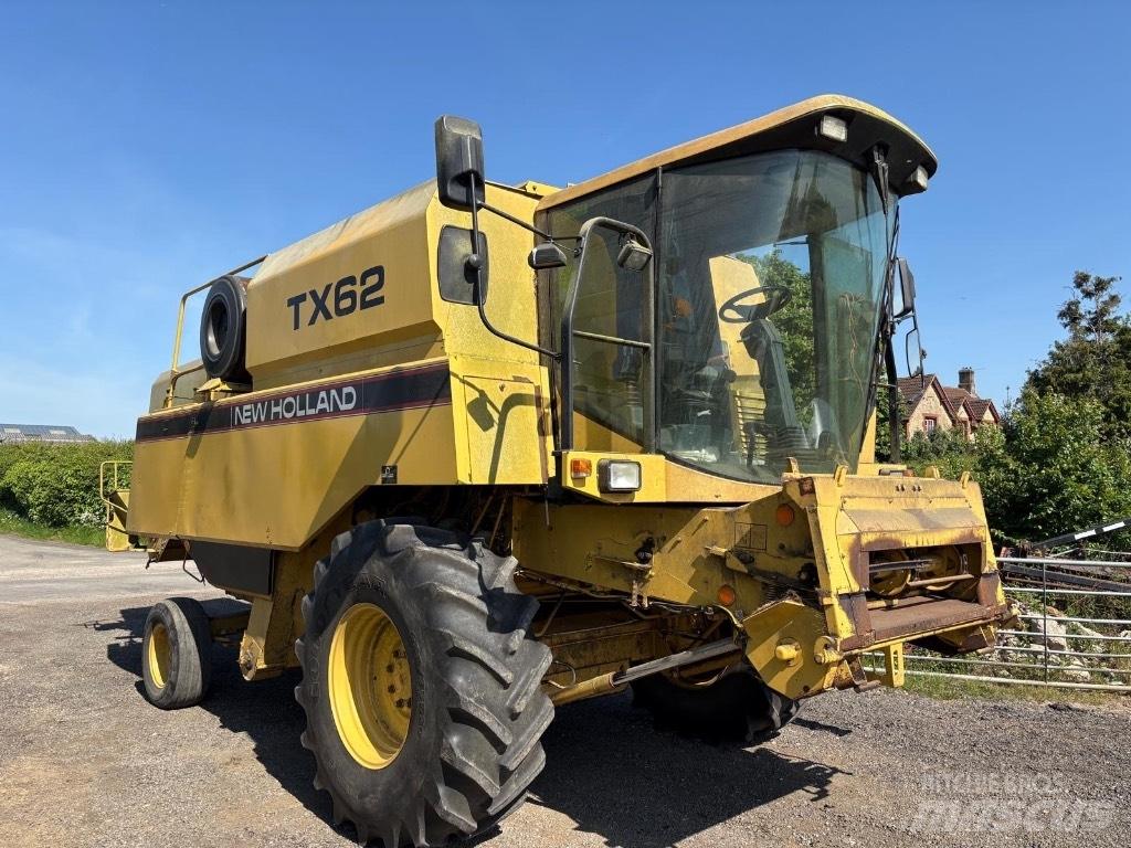 New Holland TX 62 Комбайни