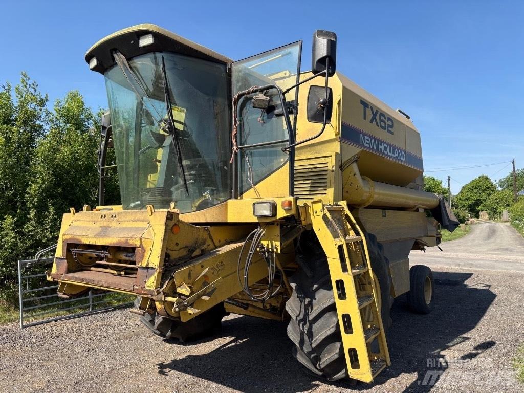 New Holland TX 62 Комбайни