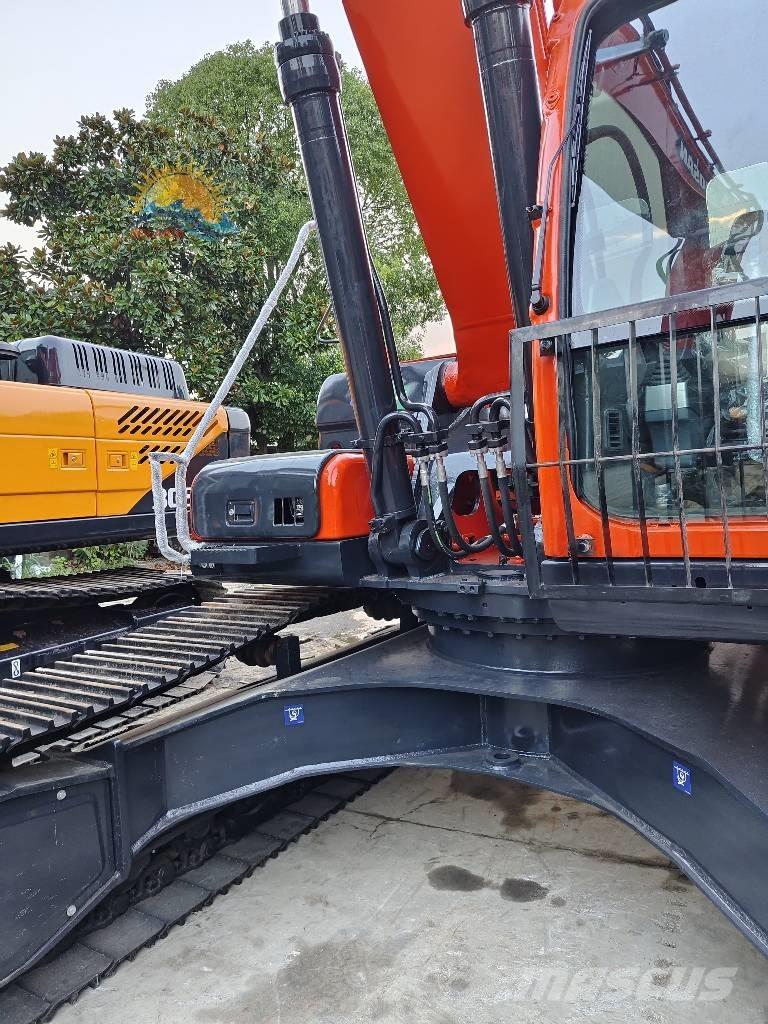 Doosan DX 300 LC Верижен екскаватор