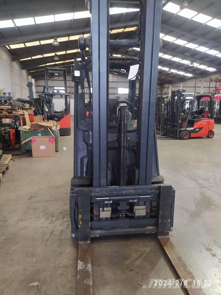 Linde E30/600 Електрически вилични кари-повдигачи