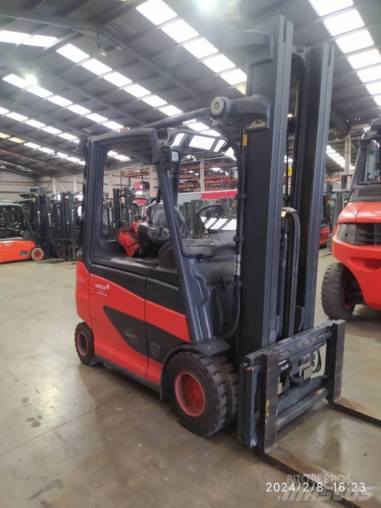 Linde E30/600 Електрически вилични кари-повдигачи
