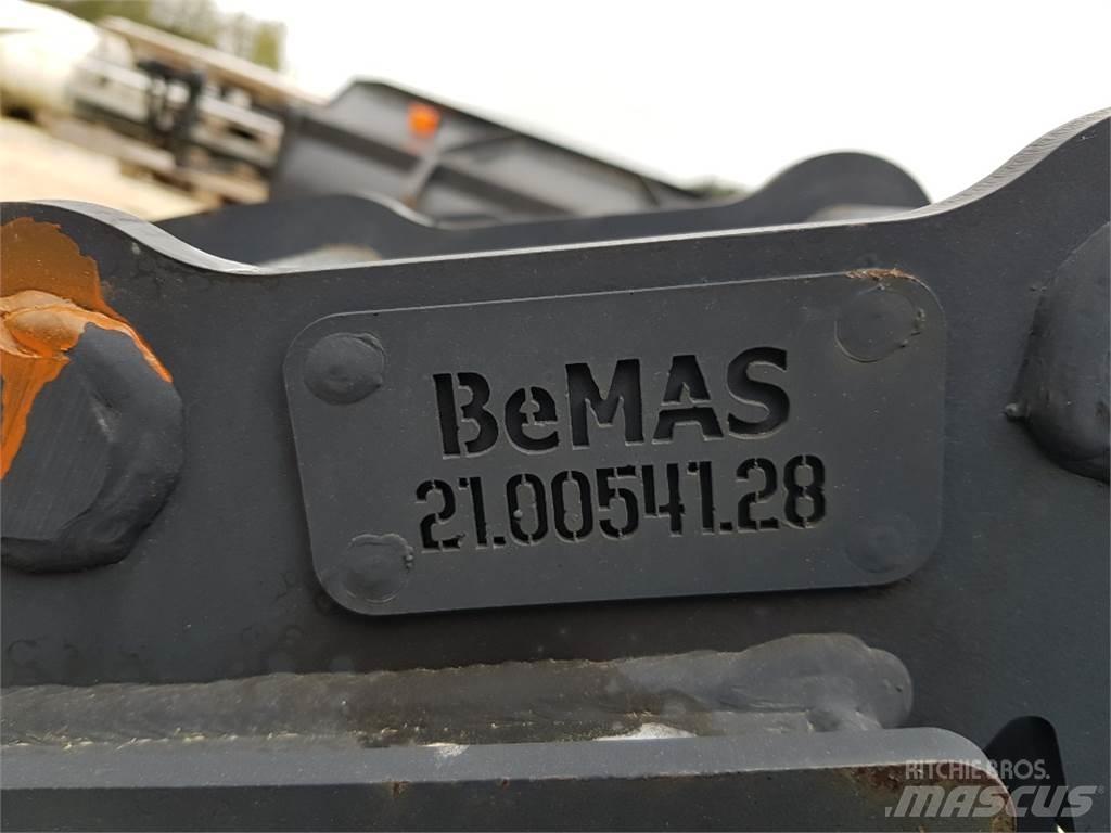 TL 300 SW010 Товарачи със заден ескаватор