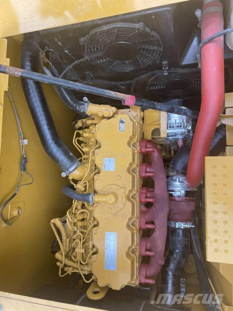 CAT CAT323 Средни екскаватори 7т - 12т