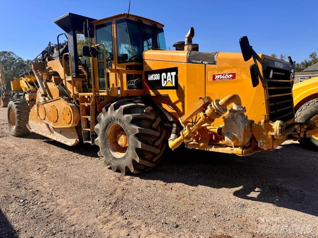 CAT RM 300 Рециклатори на асфалт