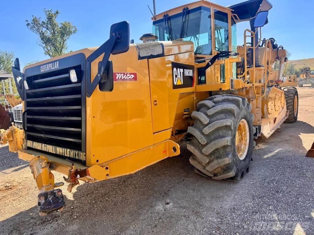 CAT RM 300 Рециклатори на асфалт