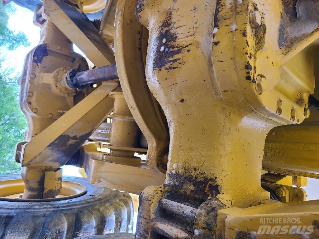 CAT 725 Дъмпери/моторни превозни средства