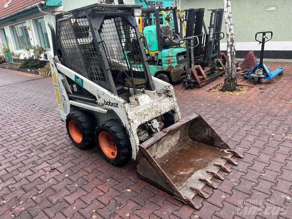 Bobcat 443      V-4129 Челни товарачи и багери
