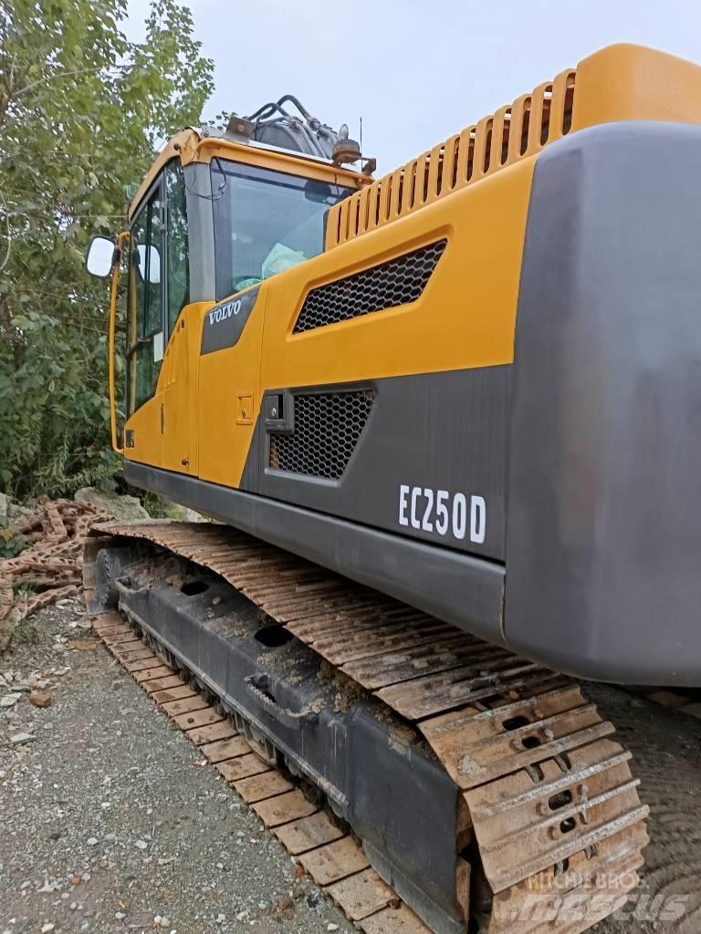 Volvo EC 250 Верижен екскаватор