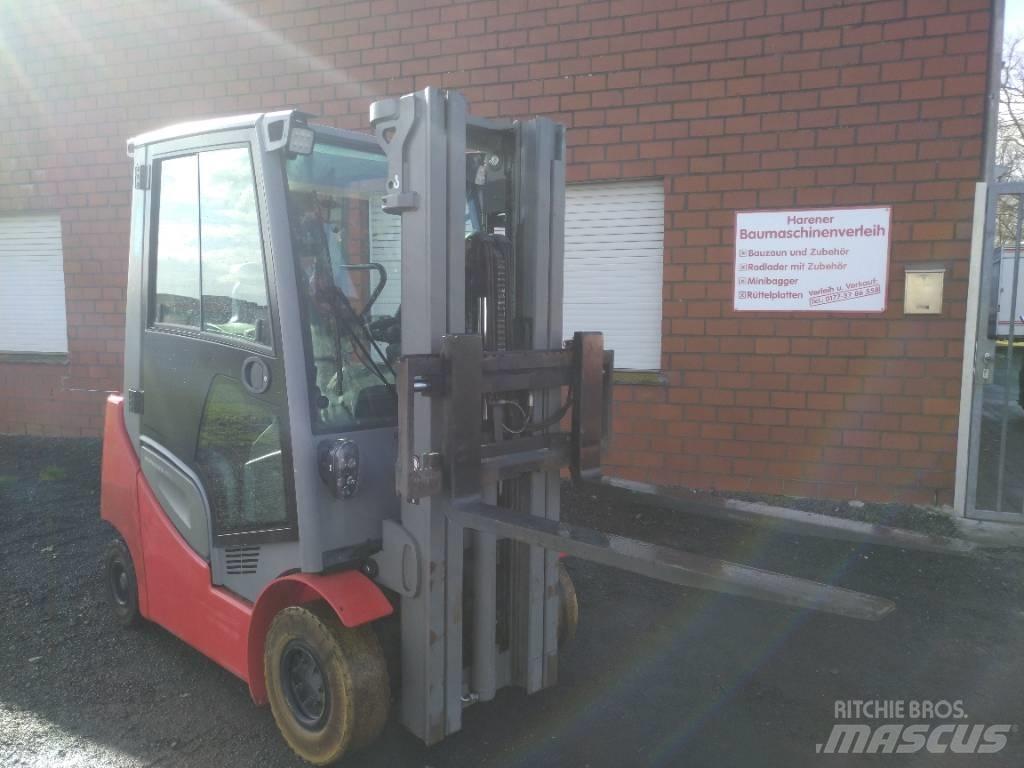 Jungheinrich TFG 320 Камиони с АГУ