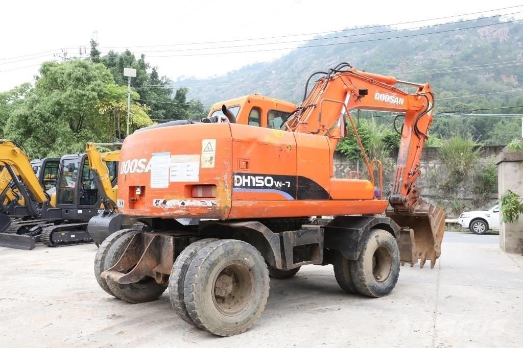 Doosan DH 150 W-7 Колесни екскаватори