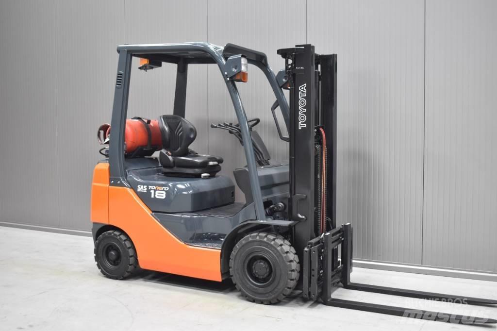 Toyota 02-8FGF18 Камиони с АГУ