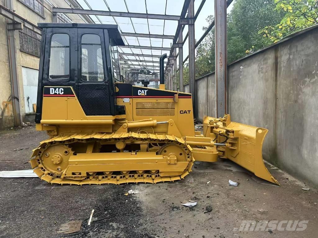 CAT D 4 C Верижни булдозери
