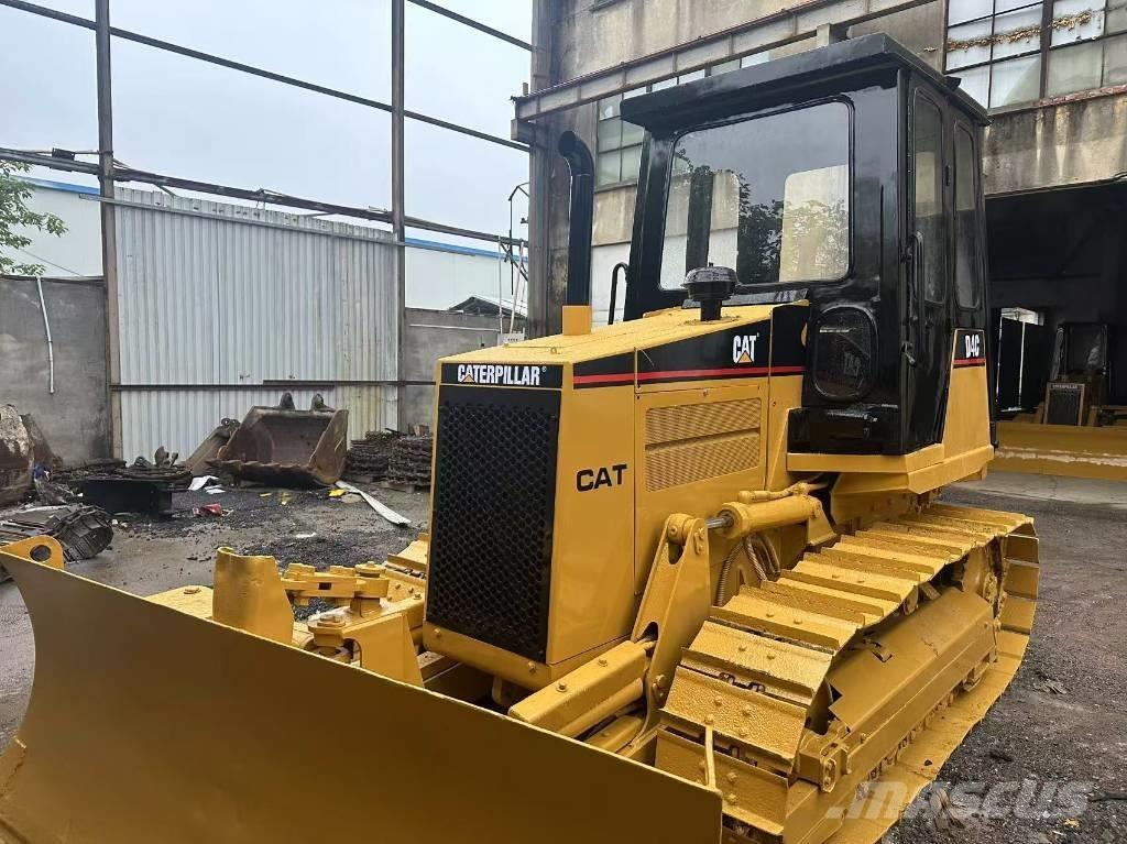 CAT D 4 C Верижни булдозери
