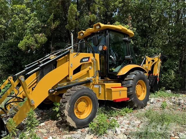 CAT 420 F Товарач със заден ексватор