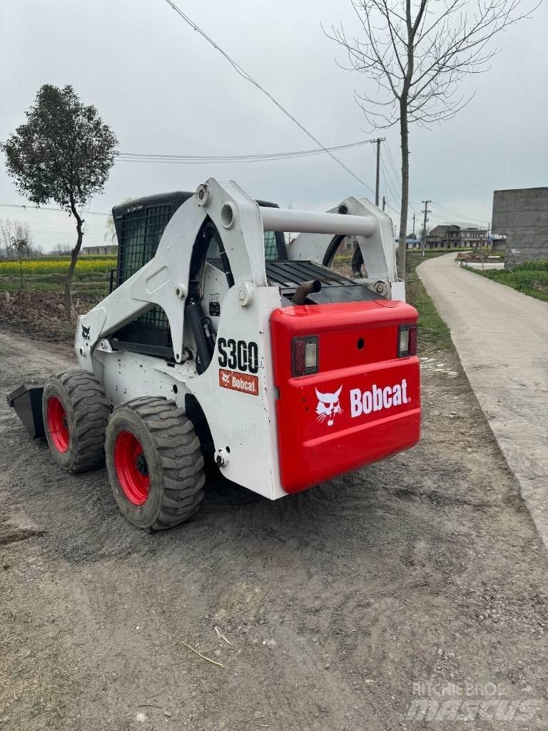 Bobcat S 300 Мини товарачи
