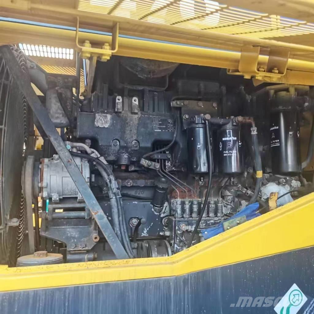 Komatsu WA 320-5 Колесни товарачи