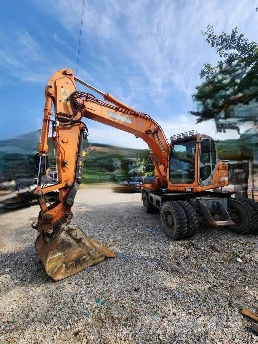 Doosan DX 140 W Колесни екскаватори